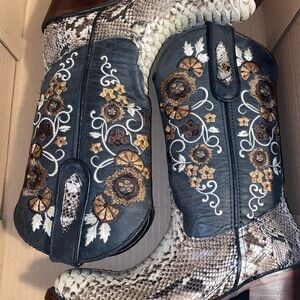 Embroidered Western Cowboy Boots Python